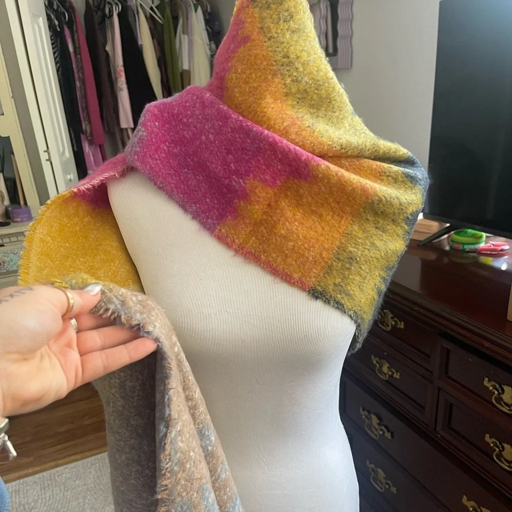 Chloe & Lex oversized scarf/mini throw - Picture 5 of 8